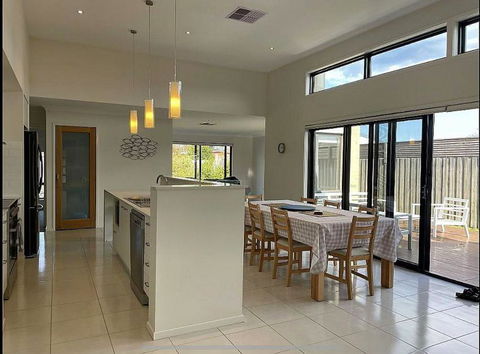 Anglers Rest At Sunderland Bay - ACT Tourism 1