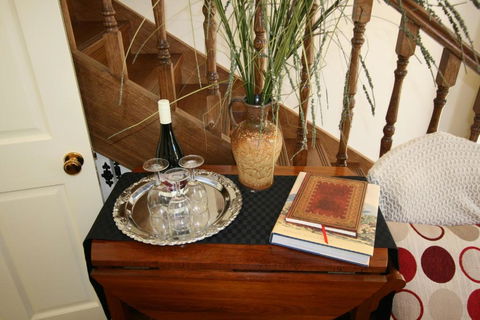 Annies Garden Cottage - ACT Tourism 4