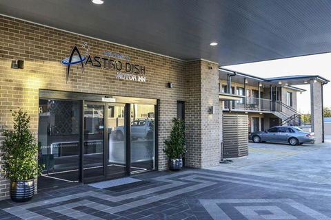 Astro Dish Motor Inn - ACT Tourism 0