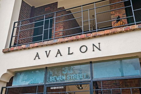 Awesome Albert Park Art Deco Gem 2 Bedroom Bevan 2 - ACT Tourism 1
