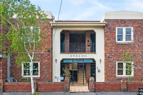 Awesome Albert Park Art Deco Gem 2 Bedroom Bevan 2 - ACT Tourism 0