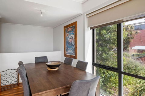 Apartment 5 Pacific Apartments - ACT Tourism 4