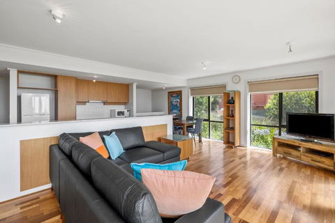 Apartment 5 Pacific Apartments - ACT Tourism 2