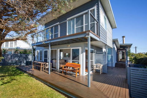 Aqua Beachfront - Pet Friendly - 2 Mins Walk To Beach - ACT Tourism 2