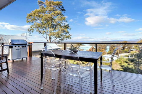 Aqua La Vista - 4 Bedroom Pet Friendly House - ACT Tourism 1