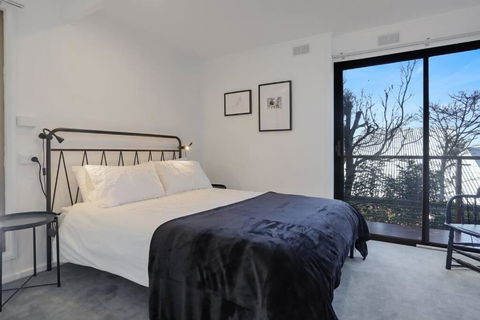 Aqua La Vista - 4 Bedroom Pet Friendly House - ACT Tourism 2