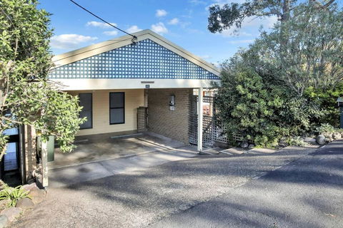 Aqua La Vista - 4 Bedroom Pet Friendly House - ACT Tourism 4