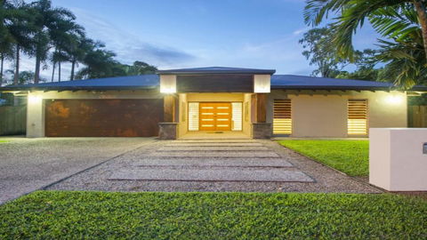 Aqua - Pecten Port Douglas - ACT Tourism 0