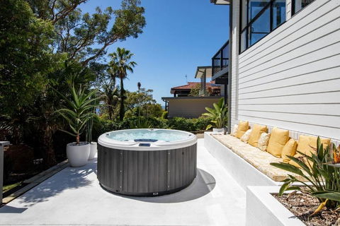 Aqua Vistas - Coastal Gem With Serene Spa Experience - ACT Tourism 0