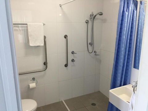 Aquarius Apartments Mollymook - ACT Tourism 4