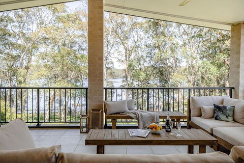 Aria Shores - Your Lakeside Haven - ACT Tourism 0