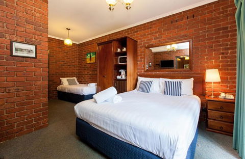 Armour Motor Inn - ACT Tourism 2