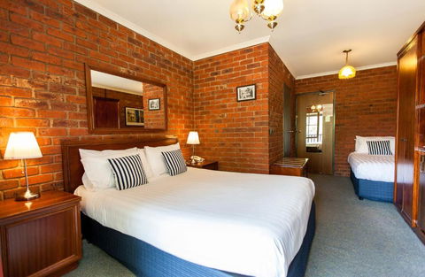 Armour Motor Inn - ACT Tourism 4