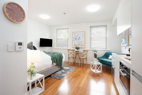 Art Deco Designer Studio In Lewisham - ACT Tourism 1