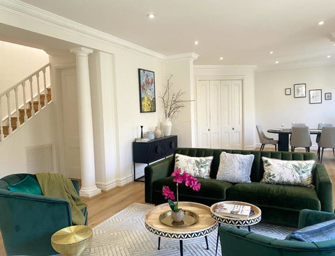 Art Deco In Toorak - ACT Tourism 2