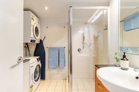 Artist Retreat With HUGE Entertaining Balcony - ACT Tourism 2