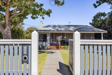 At Lila Rose Rye - Walk To Beach And Shops. - ACT Tourism 0