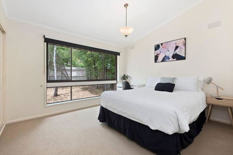 At The Hilltop - Sleeps 10 - ACT Tourism 2