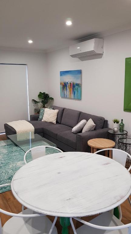 At Home Apartments - ACT Tourism 4