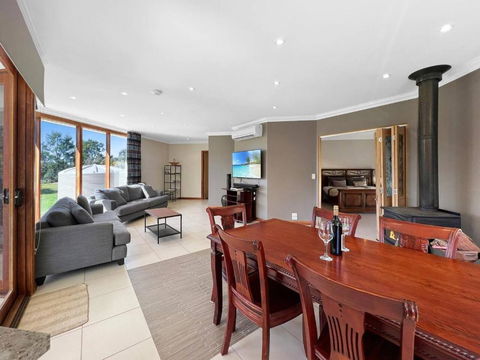 Aurora Cottages - Bellfield - ACT Tourism 2
