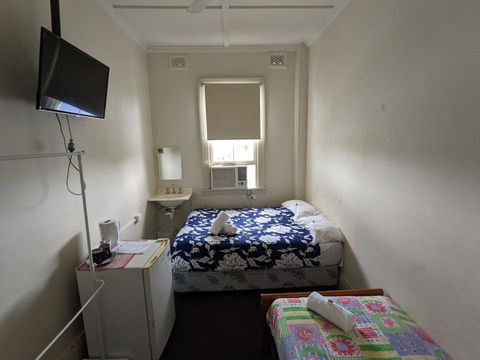 Australian Hotel - ACT Tourism 4