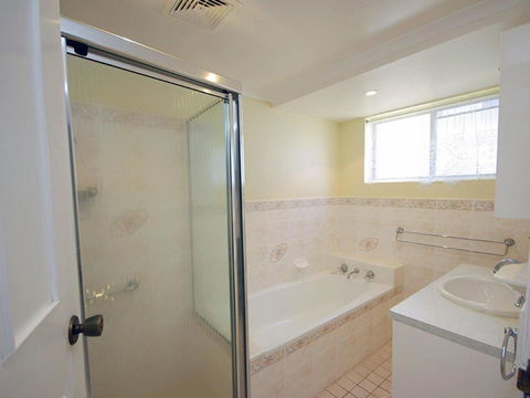 Avilla Court 1 - ACT Tourism 4