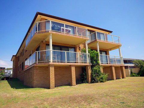 Avilla Court 1 - ACT Tourism 3