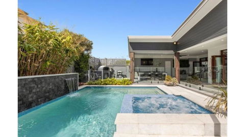 Avoca Beach Retreat - ACT Tourism 0