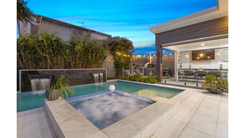 Avoca Beach Retreat - ACT Tourism 1