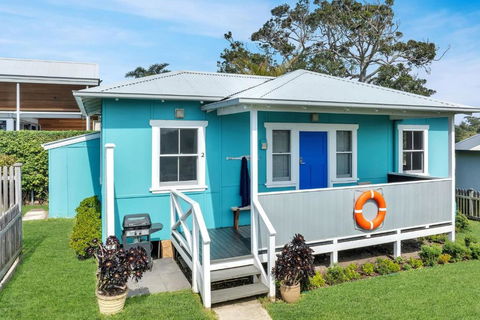 Aurora Quintessential Beachfront Couples Getaway - ACT Tourism 1