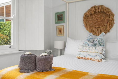 Aurora Quintessential Beachfront Couples Getaway - ACT Tourism 3