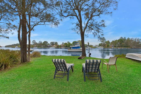Aqua Adventures Retreat. Waterfront Playground - ACT Tourism 0
