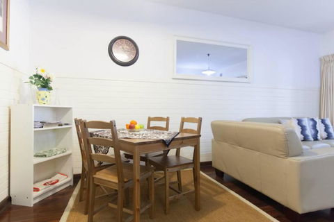 B2 Crawley Apartment 1 BRM & Sleepout Near UWA - ACT Tourism 4
