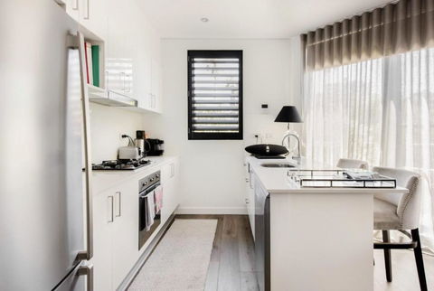 B312S - Luxury Waverton Apartment - ACT Tourism 3
