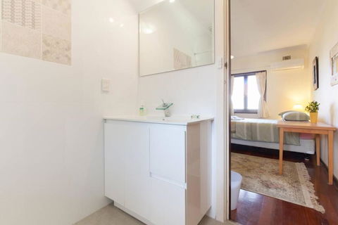 B8 Crawley Apartment 1 BRM & Sleepout Near UWA - ACT Tourism 0