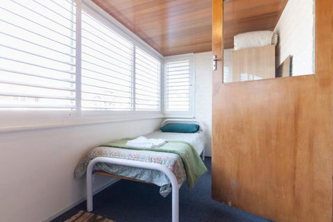 B8 Crawley Apartment 1 BRM & Sleepout Near UWA - ACT Tourism 4