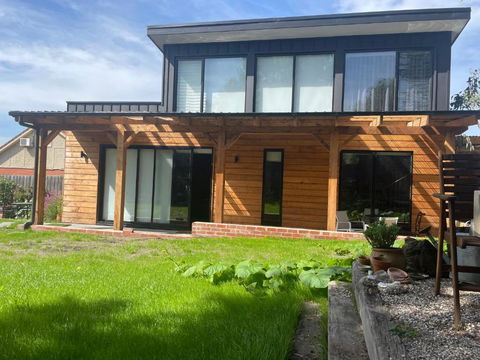 BALMORAL VILLA - ACT Tourism 1