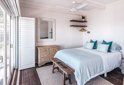 BAY PROPERTIES . Beach House Studio - ACT Tourism 3