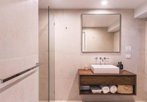 BAY PROPERTIES . Bridgewood - ACT Tourism 4
