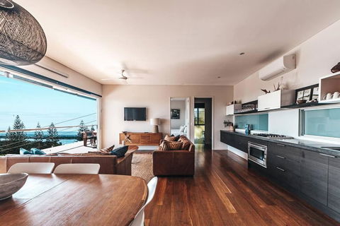 BAY PROPERTIES . The Big Chill - ACT Tourism 0