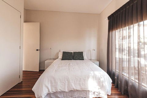 BAY PROPERTIES . The Big Chill - ACT Tourism 4