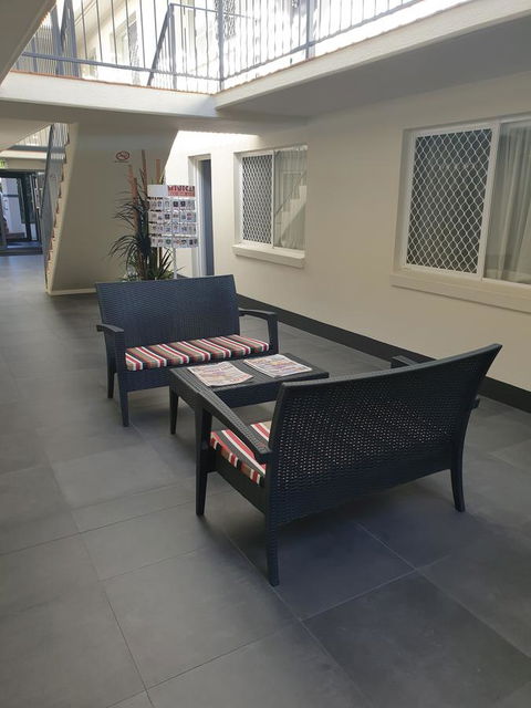 Southport Motel & Apartments - ACT Tourism 4