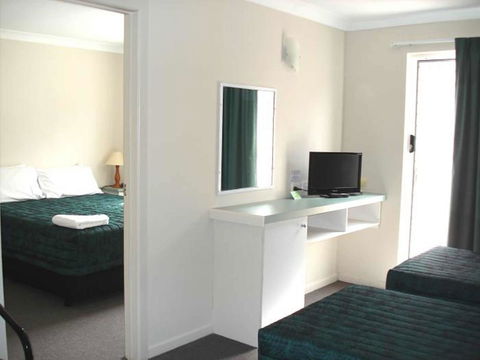 Southport Motel & Apartments - ACT Tourism 23