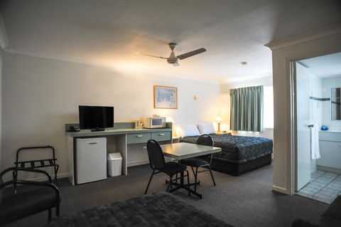 Southport Motel & Apartments - ACT Tourism 22