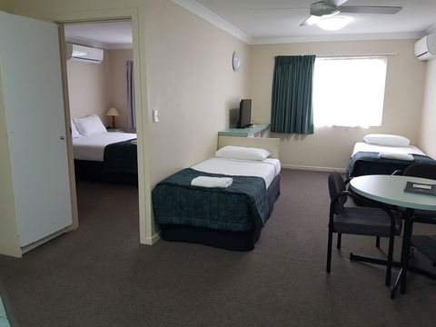 Southport Motel & Apartments - ACT Tourism 12