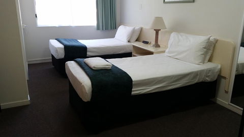 Southport Motel & Apartments - ACT Tourism 17