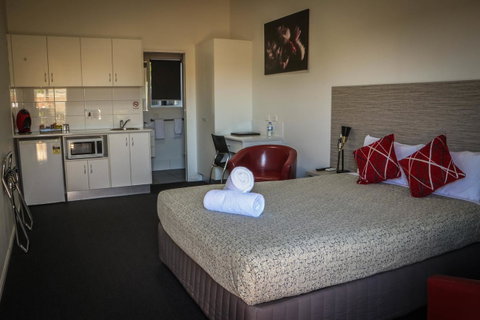 Emerald Park Motel - ACT Tourism 6