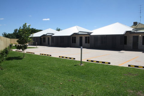 Emerald Park Motel - ACT Tourism 10