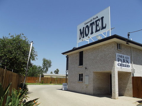 Emerald Park Motel - ACT Tourism 11