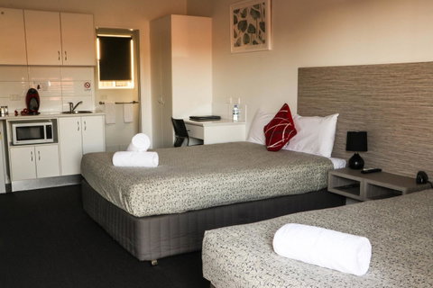 Emerald Park Motel - ACT Tourism 5